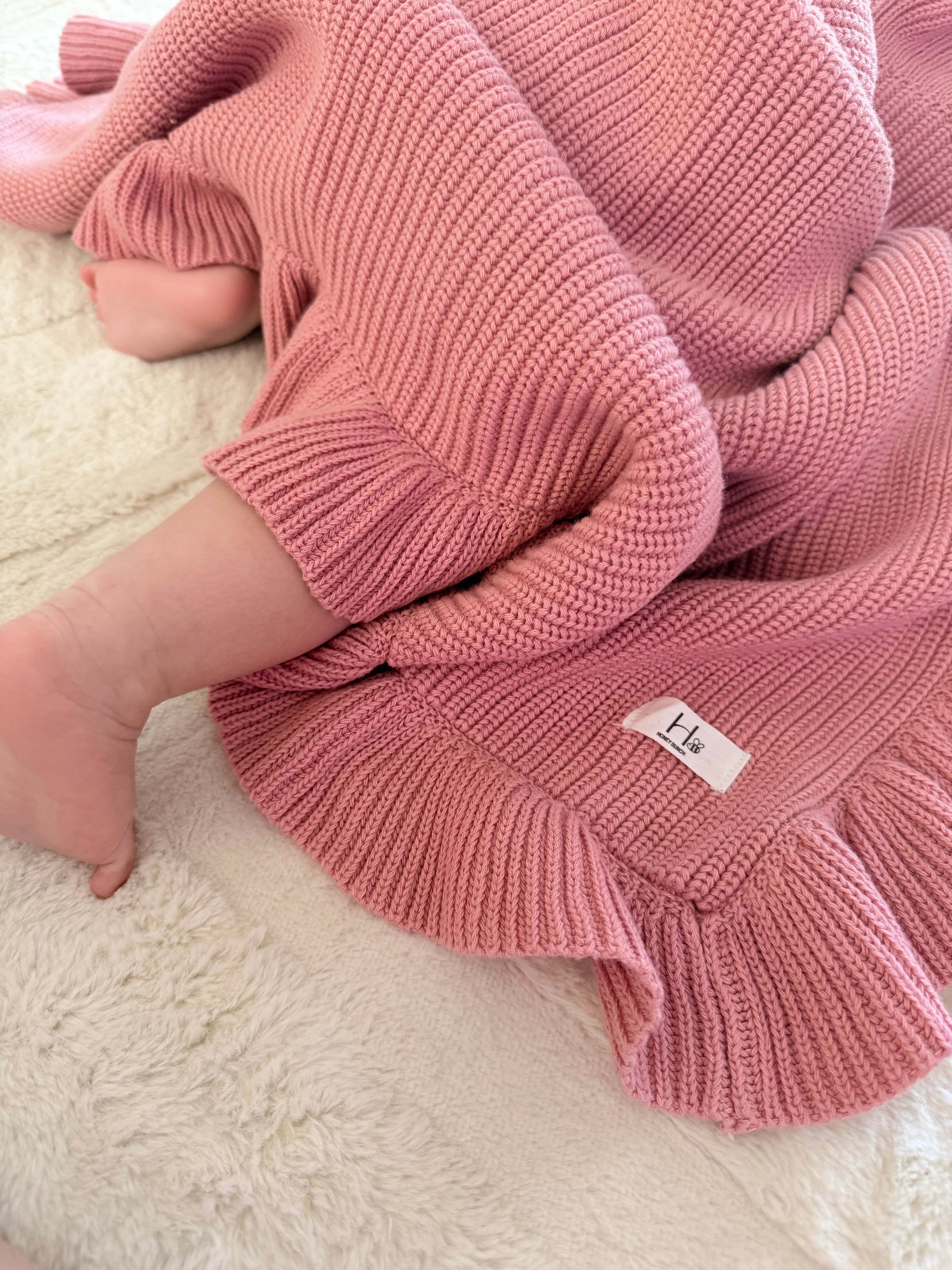 KNIT RUFFLE BLANKET | BLUSH
